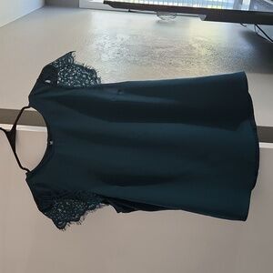 Emerald green lace sleeve